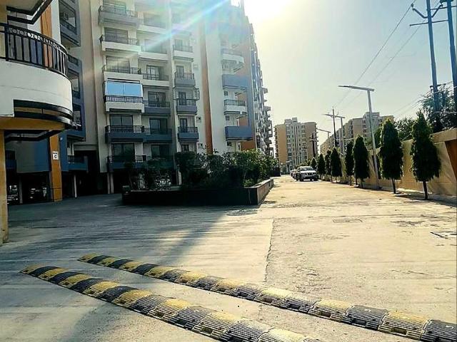Flat for sale in Ganesh Ganj, Lucknow