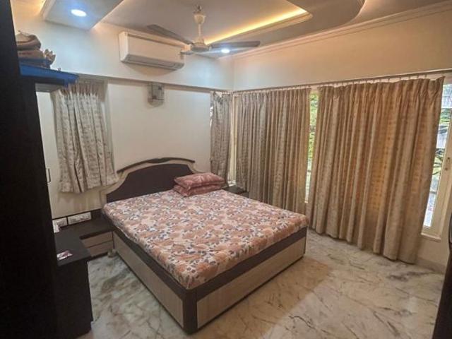 Flat for sale in Khar, Mumbai