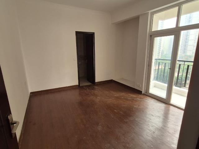 Flat for sale in Shahdara, Noida