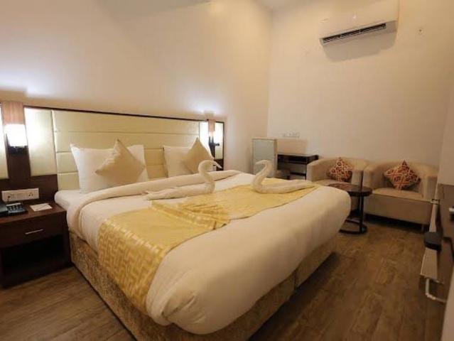 Flat for sale in Pirojsha Godrej Nagar, Mumbai