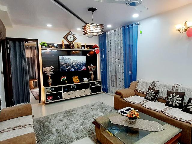 Flat for sale in South West Delhi, Deri