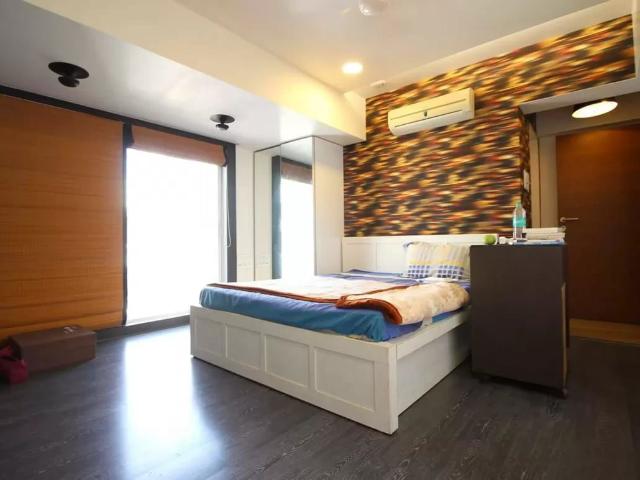 Flat for sale in Khar, Mumbai
