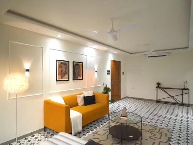 Flat for sale in Oshiwara, Mumbai