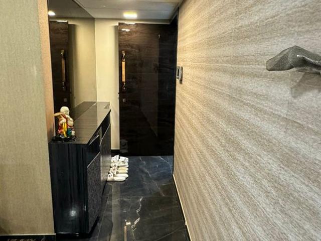 Flat for sale in Mumbai Zone 4, Mumbai Suburban District