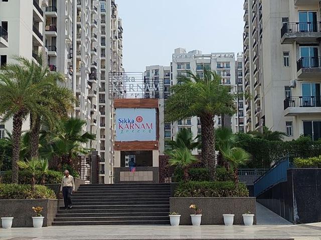 Flat for sale in Sector 143B, Noida