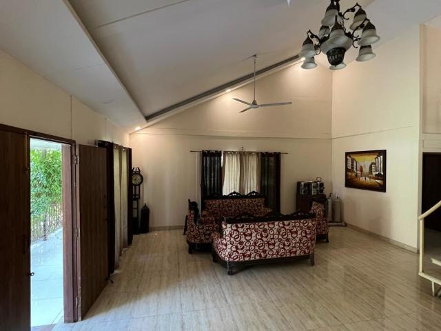 Flat for sale in North West Delhi, Deri