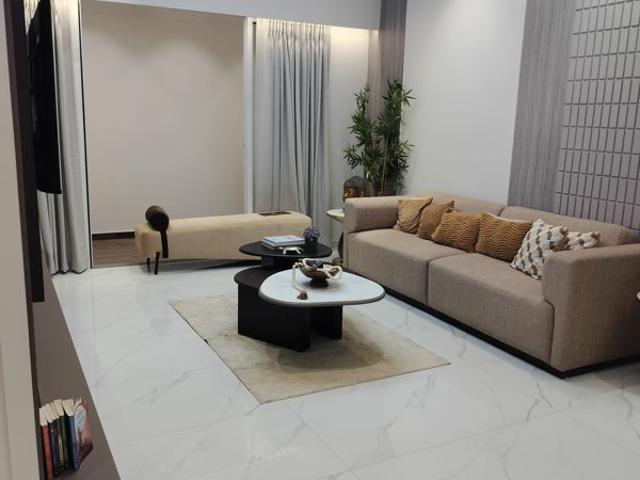 Flat for sale in Oshiwara, Mumbai