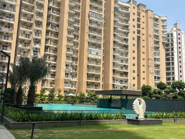 Flat for sale in Sector 143B, Noida