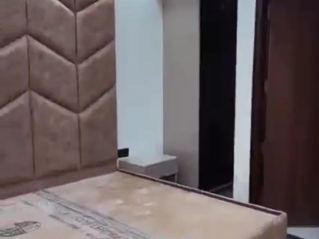 Flat for sale in North Delhi, Deri