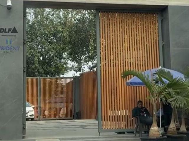 Flat for sale in Oshiwara, Mumbai