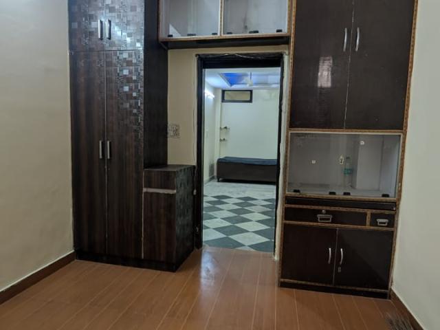 Flat for sale in North West Delhi, Deri