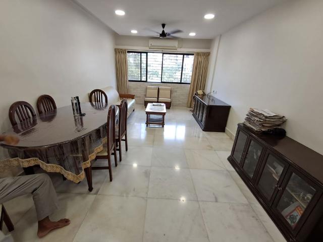 Flat for sale in Khar, Mumbai