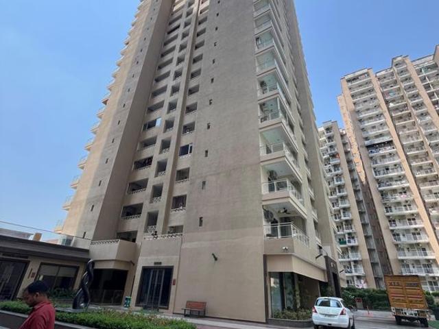 Flat for sale in Sector 143B, Noida