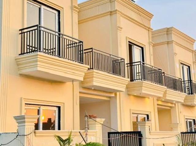 House for sale in Ahmamau, Lucknow