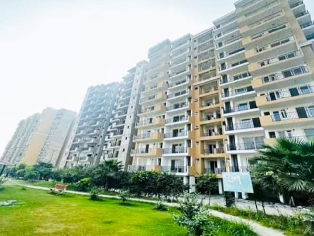 Flat for sale in Sector 127, Kharar