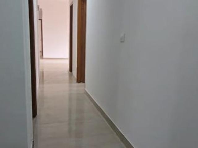 Flat for sale in Sector 45, Noida