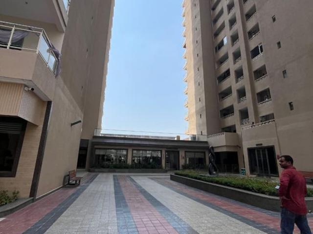 Flat for sale in Sector 143B, Noida