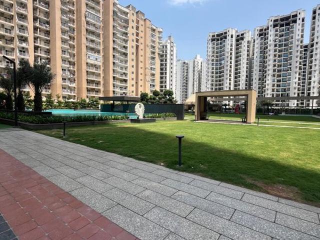 Flat for sale in Sector 143B, Noida