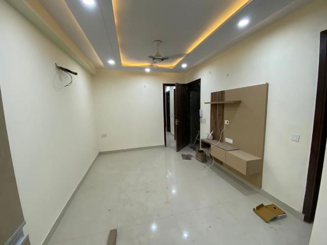 Flat for sale in South West Delhi, Deri