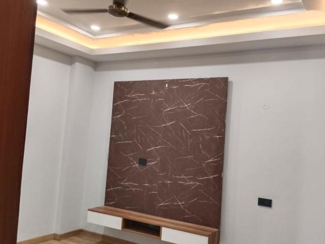 Flat for sale in South West Delhi, Deri