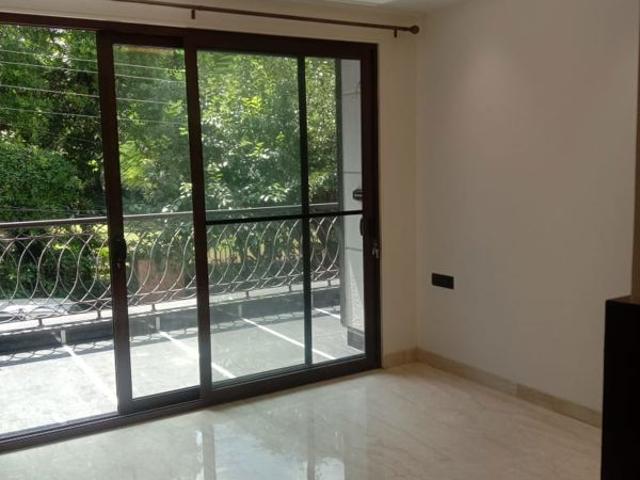 Flat for sale in Moti Bagh, Delhi