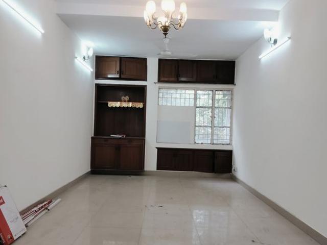 Flat for sale in Vasant Kunj, Delhi