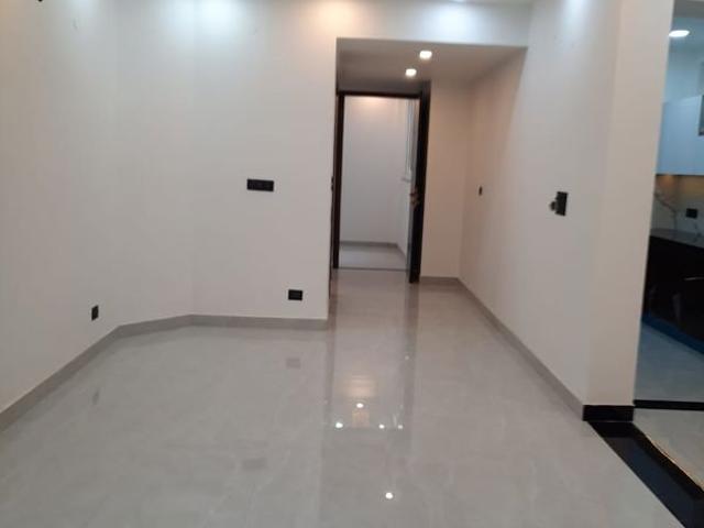 Flat for sale in South West Delhi, Deri