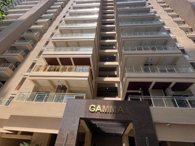 Flat for sale in Sector 143B, Noida