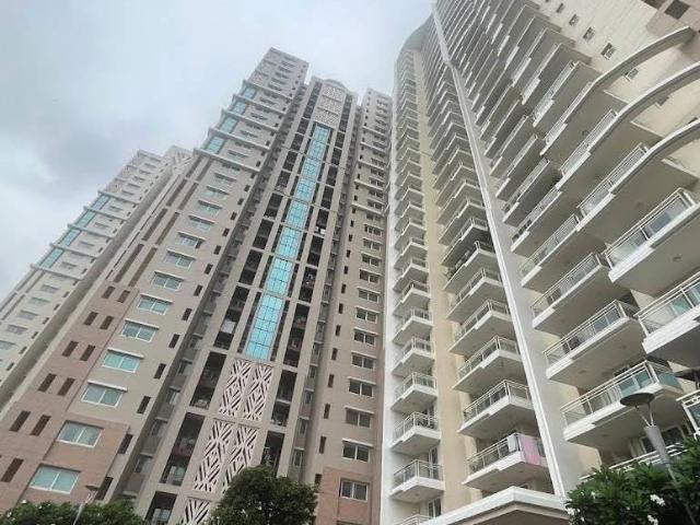 Flat for sale in DLF 5, Gurugram