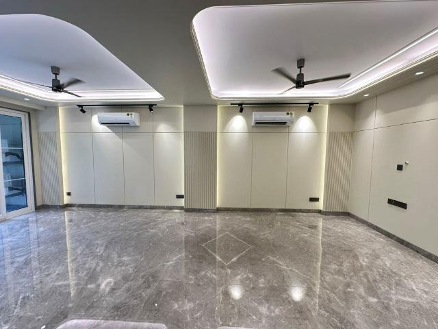 Flat for sale in Sarvodaya Enclave, Delhi