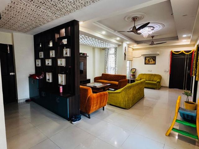 Villa for sale in Sector 52, Noida