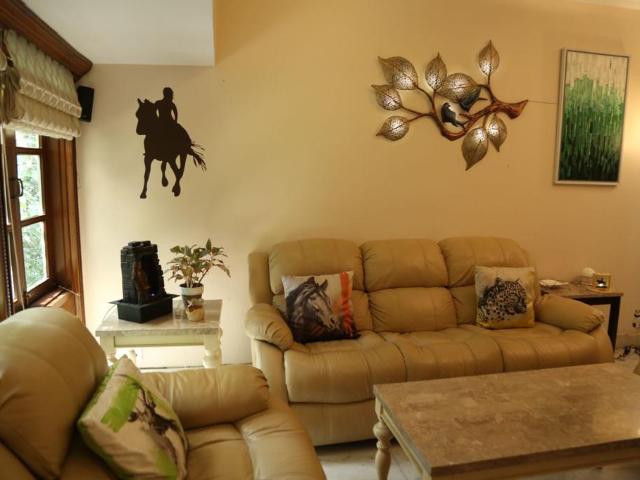 Flat for sale in Defence Colony, Delhi