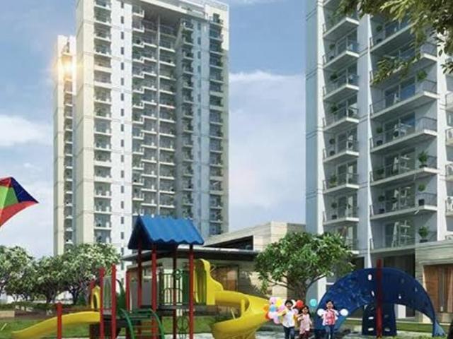 Flat for sale in Momnathal, Noida
