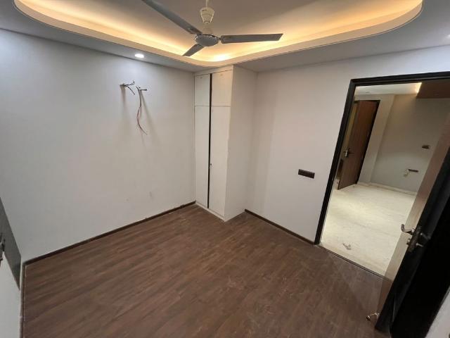 Flat for sale in DLF 5, Gurugram