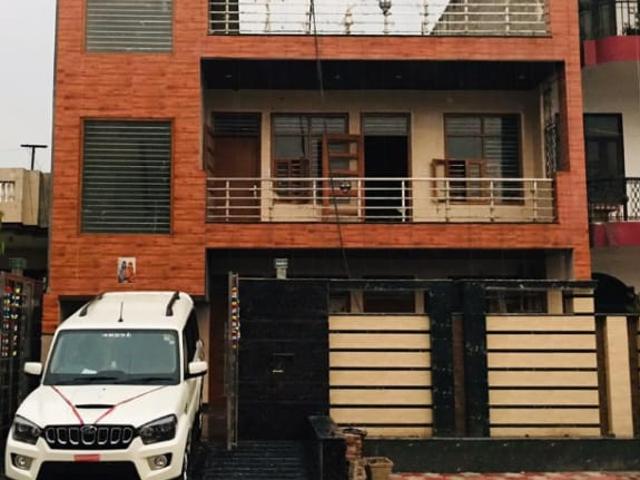 House for sale in Hariana