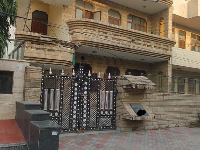 House for sale in Hariana