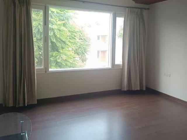 Flat for sale in Hazipur, Noida