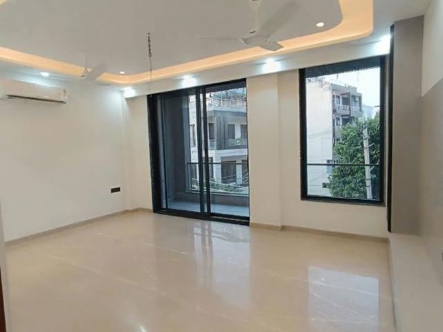 Flat for sale in DLF 5, Gurugram