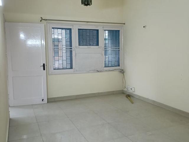 Flat for sale in Vasundhara Enclave, Delhi
