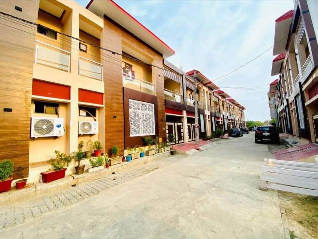 Villa for sale in Aminabad, Lucknow