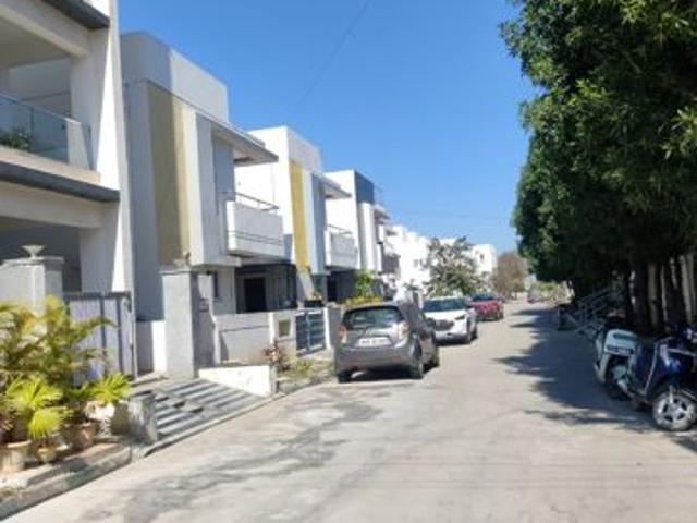 Villa for sale in Ganapathiguda, Pocharam