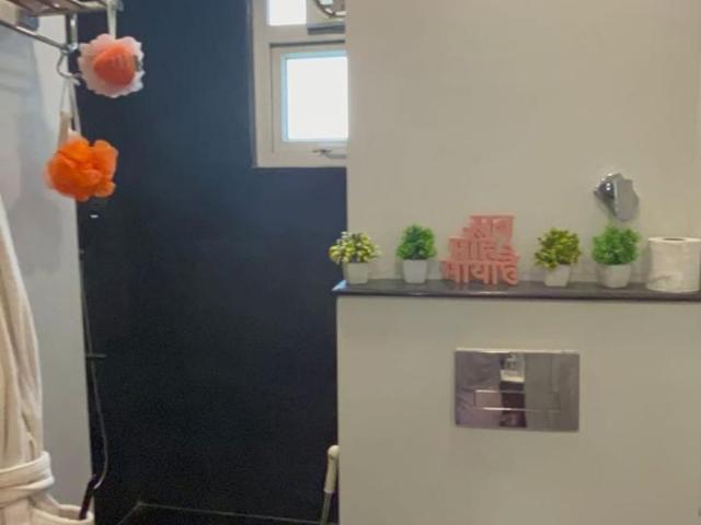 Flat for sale in South West Delhi, Deri