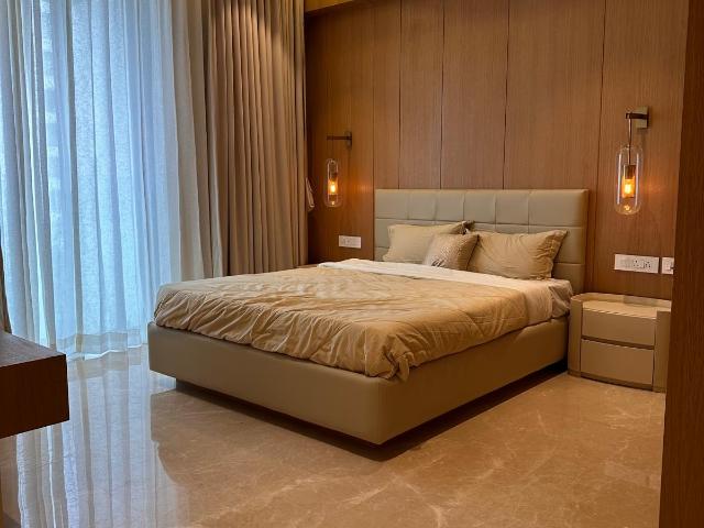 Flat for sale in Khar, Mumbai