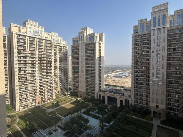 Flat for sale in Ace Parkway, Noida