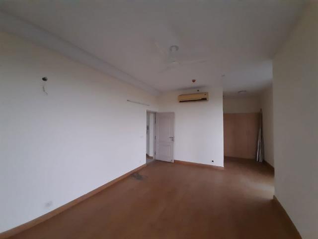 Flat for sale in Hazipur, Noida