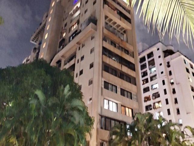 Flat for sale in Oshiwara, Mumbai