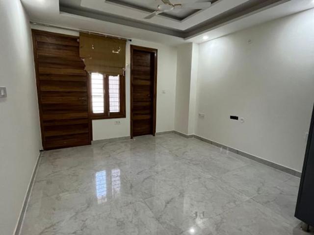 Flat for sale in South West Delhi, Deri