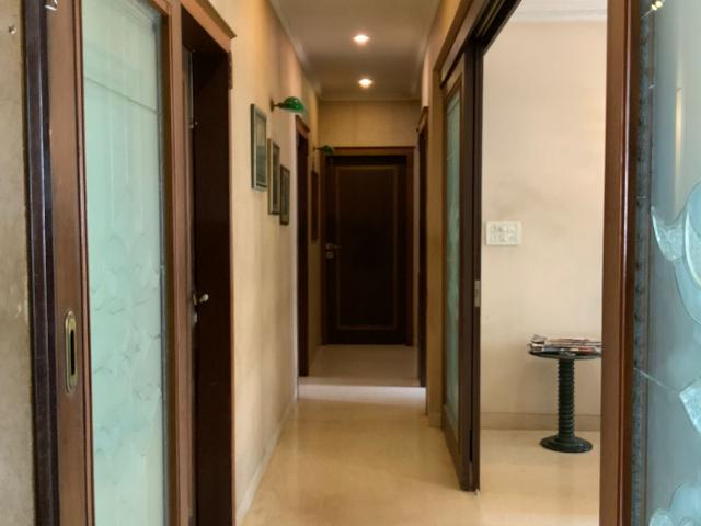 Flat for sale in Tulsi Wadi, Mumbai City District