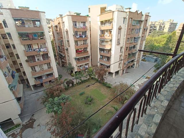 Flat for sale in South West Delhi, Deri