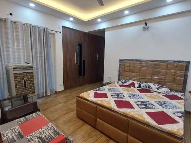 Flat for sale in Sector 143, Noida